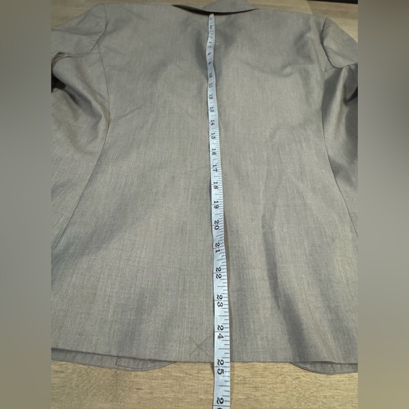 Kate Hill Women's Beige Blazer with Polka Dot Lining - Picture 10 of 13